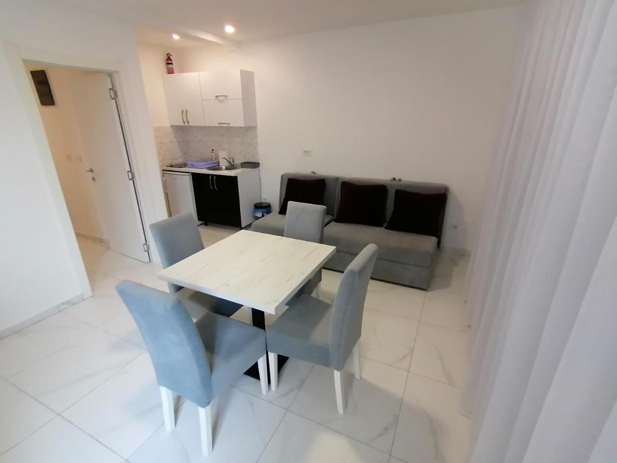 Olea Apartment Tivat Luaran gambar