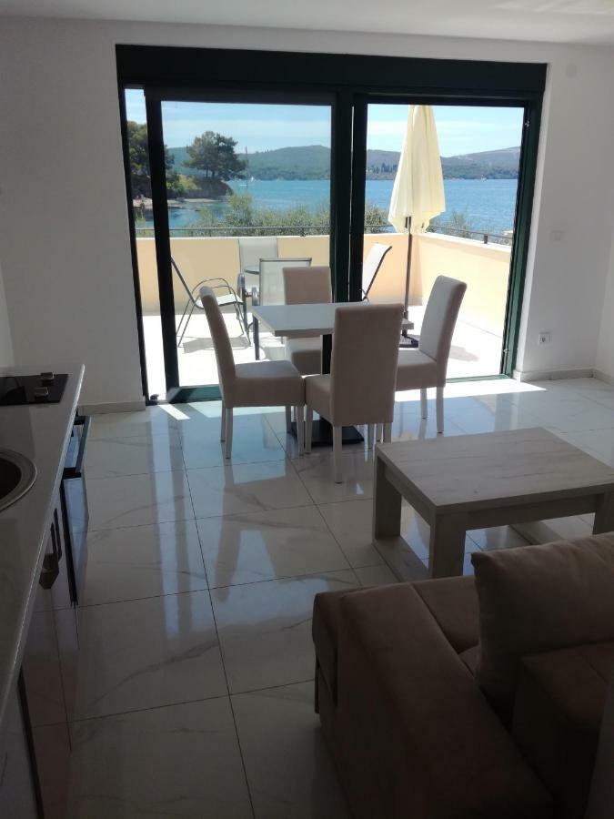 Olea Apartment Tivat Luaran gambar