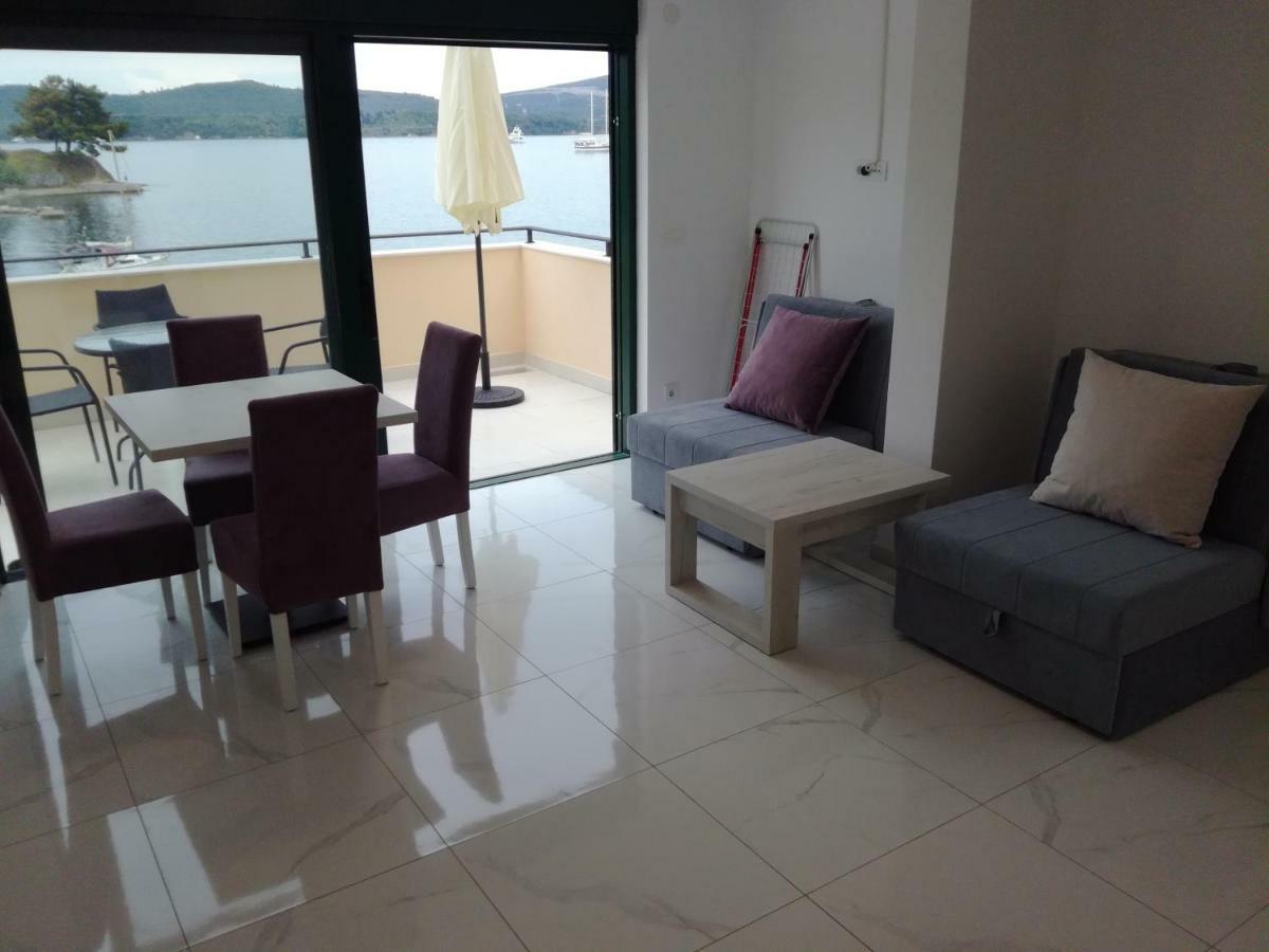 Olea Apartment Tivat Luaran gambar